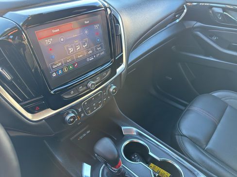 Used 2023 Chevrolet Traverse RS image 22
