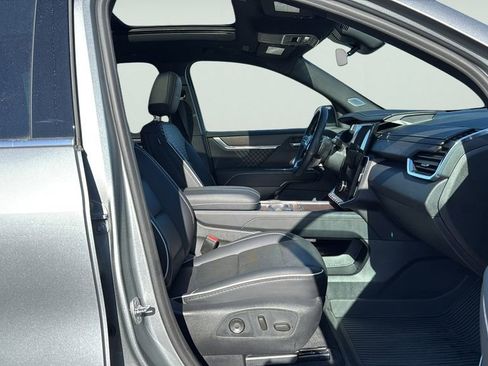 Used 2024 GMC Acadia Denali w/ Super Cruise Package image 11