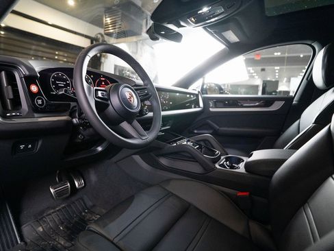 New 2026 Porsche Cayenne S image 4