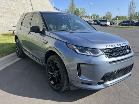 Used 2020 Land Rover Discovery Sport SE R-Dynamic image 9