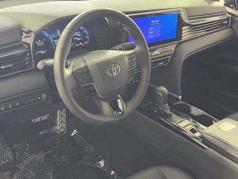 Used 2025 Toyota Camry XSE FWD image 11