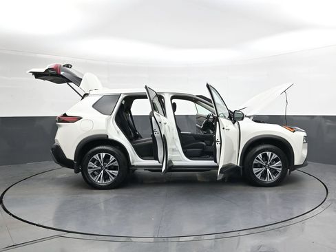 Used 2021 Nissan Rogue SV image 41