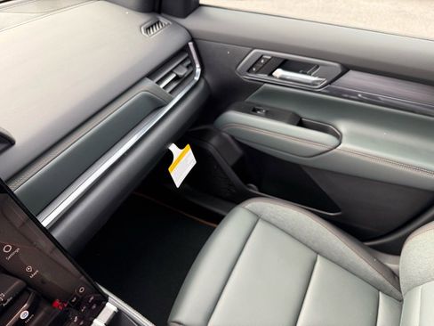 New 2026 GMC Terrain AT4 w/ Convenience Package III image 18