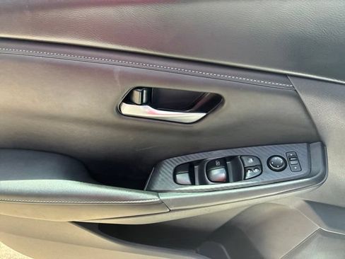 Used 2024 Nissan Sentra SV FWD image 20