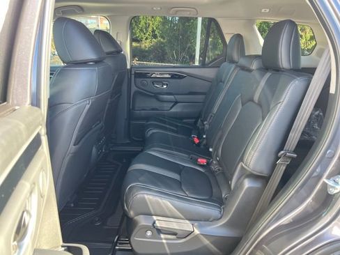 New 2025 Honda Pilot Touring image 14