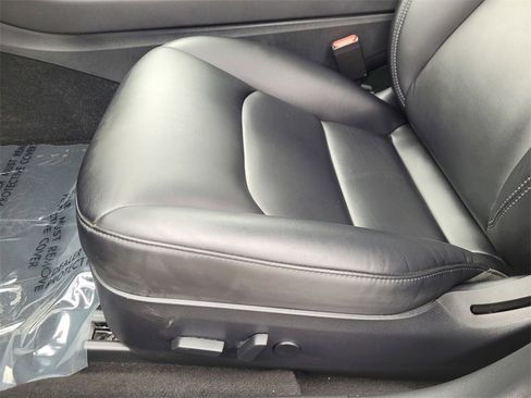 Used 2018 Tesla Model 3 Long Range image 17