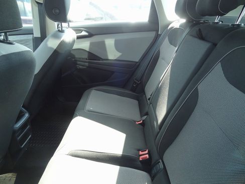 Used 2023 Volkswagen Taos S image 7