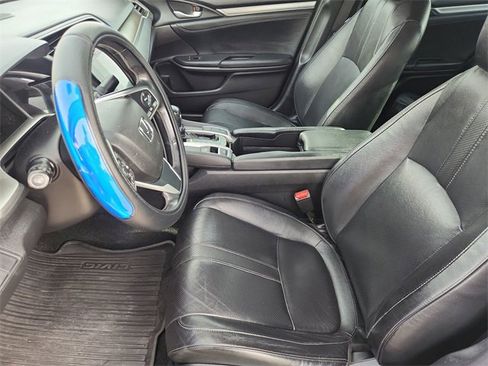 Used 2017 Honda Civic Touring image 19
