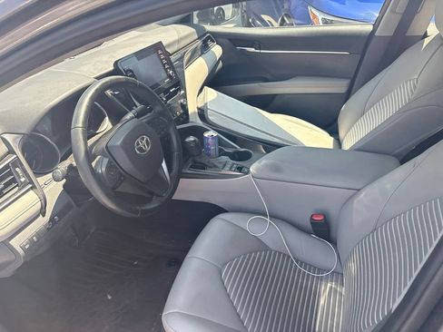 Used 2021 Toyota Camry SE FWD image 5