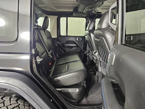Used 2022 Jeep Wrangler Unlimited Rubicon 4xe w/ Cold Weather Group AWD/4WD image 36