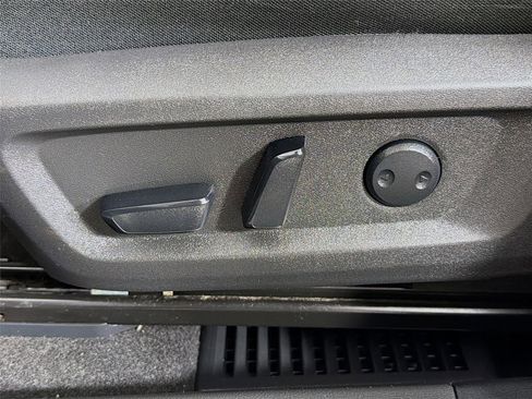 Used 2023 Nissan Rogue SV AWD/4WD image 37