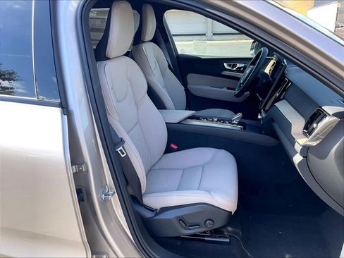 New 2027 Volvo XC60 B5 Plus AWD/4WD image 31