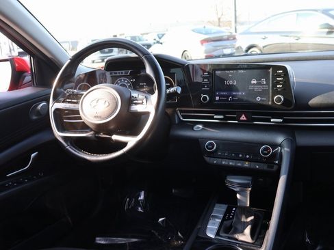 Used 2021 Hyundai Elantra SEL w/ Convenience Package image 14