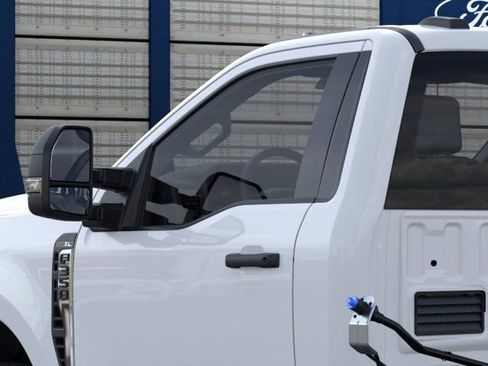 New 2026 Ford F350 4x4 Regular Cab DRW Super Duty image 20