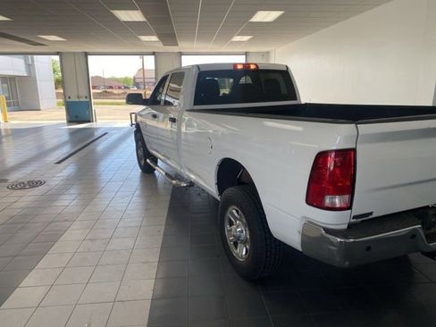 Used 2018 RAM 2500 Tradesman w/ Chrome Appearance Group AWD/4WD image 3