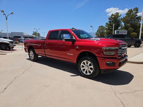 New 2026 RAM 2500 Laramie AWD/4WD image 5