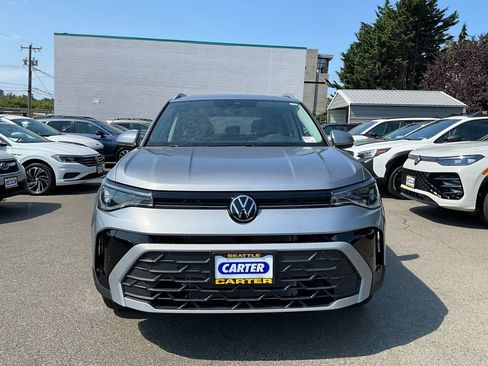 New 2025 Volkswagen Taos SE image 2