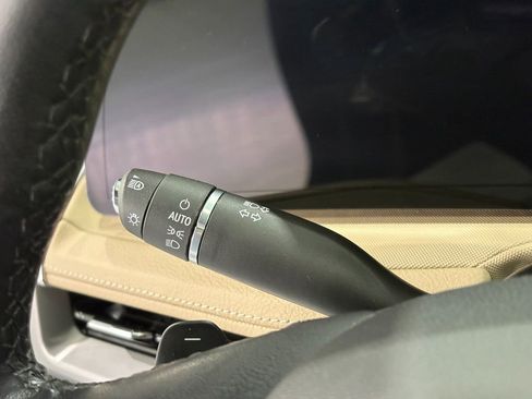 Used 2024 Cadillac XT4 Luxury w/ Cold Weather Package AWD/4WD image 15