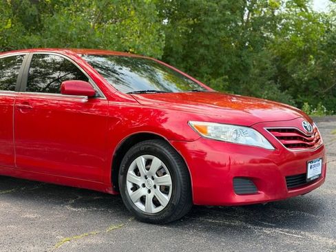 Used 2011 Toyota Camry LE FWD image 5