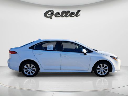 Used 2024 Toyota Corolla LE image 3