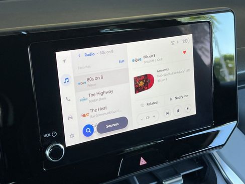 Certified 2024 Toyota Venza LE image 23