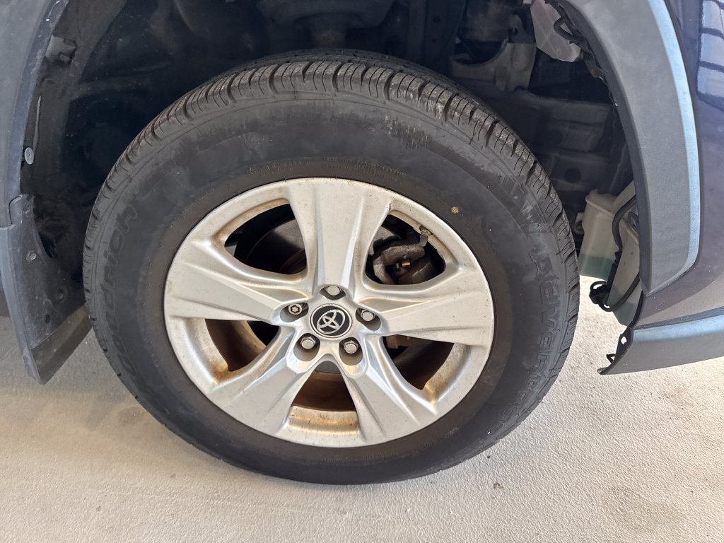 Used 2019 Toyota RAV4 XLE w/ All Weather Liner Package AWD/4WD image 22
