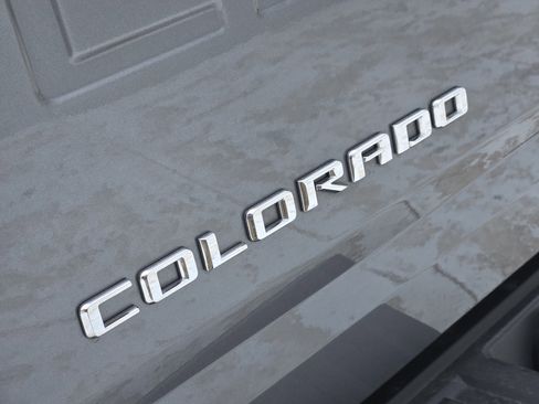 Used 2021 Chevrolet Colorado ZR2 w/ ZR2 Dusk Special Edition AWD/4WD image 12