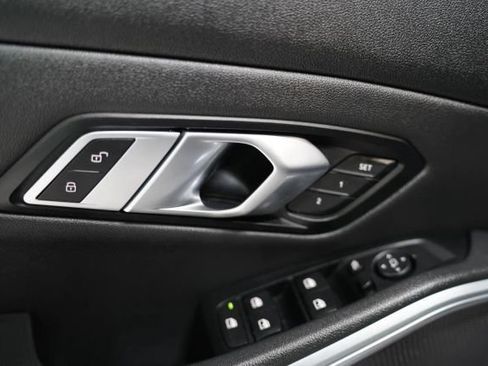 Used 2019 BMW 330i Sedan w/ Convenience Package RWD image 19
