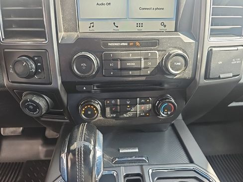 Used 2018 Ford F150 XLT w/ Equipment Group 302A Luxury AWD/4WD image 17