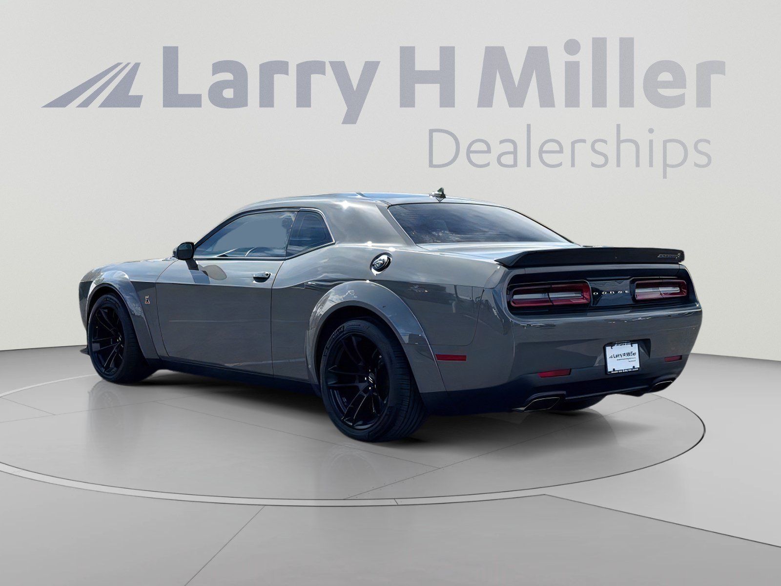 Used 2023 Dodge Challenger R/T Scat Pack RWD image 4