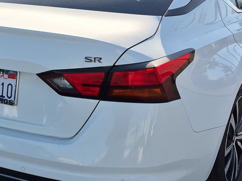 Used 2020 Nissan Altima 2.5 SR FWD image 11