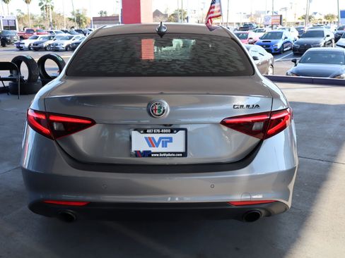 Used 2020 Alfa Romeo Giulia w/ Nero Edizione image 8