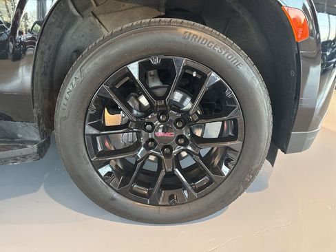 Used 2022 GMC Yukon SLE w/ Gmc Pro Safety Plus Package image 12