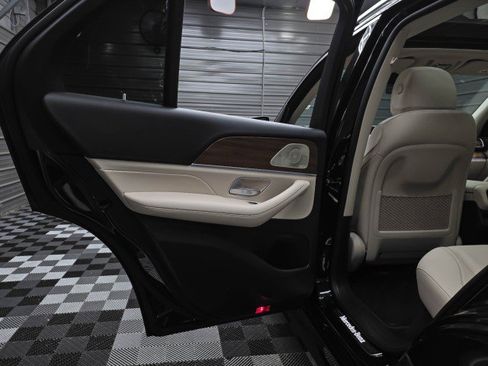 Used 2024 Mercedes-Benz GLE 350 4MATIC image 36