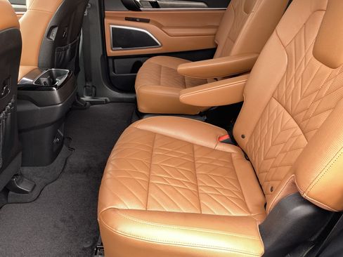 Used 2023 Kia Telluride EX X-Line AWD/4WD image 17