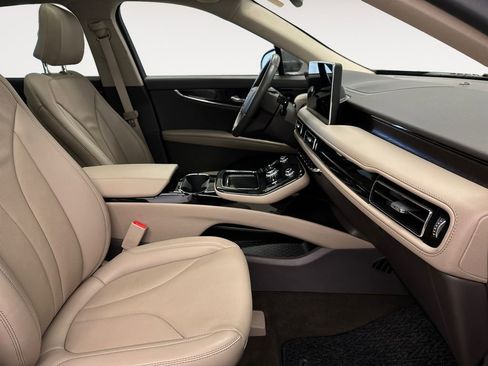 Used 2022 Lincoln Nautilus Reserve w/ Luxury Package image 15