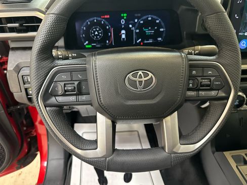 Used 2025 Toyota Tacoma Limited AWD/4WD image 14