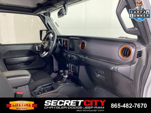 Used 2023 Jeep Gladiator Mojave w/ Cold Weather Group AWD/4WD image 31