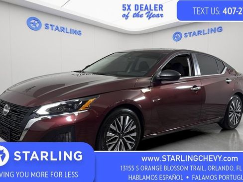 Used 2024 Nissan Altima 2.5 SV image 1