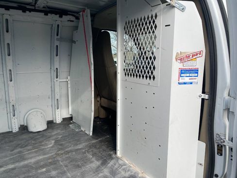 Used 2019 Chevrolet Express 2500 w/ Driver Convenience Package RWD image 22