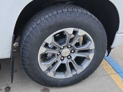 Certified 2024 Chevrolet Silverado 1500 High Country w/ Technology Package image 35