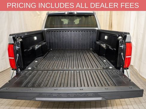 Certified 2025 Toyota Tacoma TRD Off-Road AWD/4WD image 5