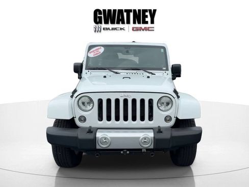 Used 2014 Jeep Wrangler Unlimited Sahara w/ Max Tow Package AWD/4WD image 8