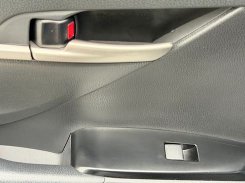 Used 2025 Toyota Camry SE FWD image 11