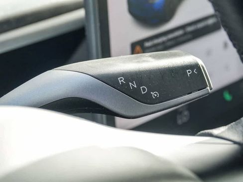 Used 2021 Tesla Model Y 2WD image 17