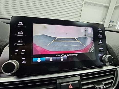 Used 2019 Honda Accord Sport image 18