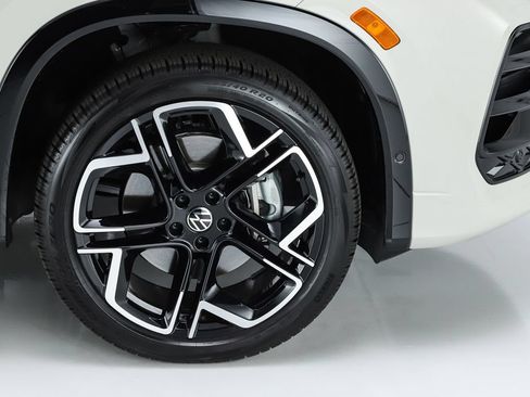 New 2026 Volkswagen Tiguan SEL R-Line AWD/4WD image 14