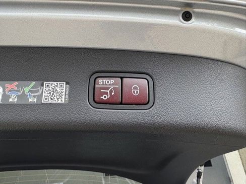 New 2025 Mercedes-Benz GLC 350e 4MATIC image 18