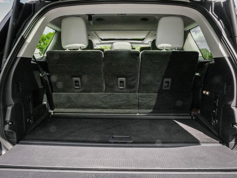 Used 2025 Ford Expedition Platinum AWD/4WD image 32