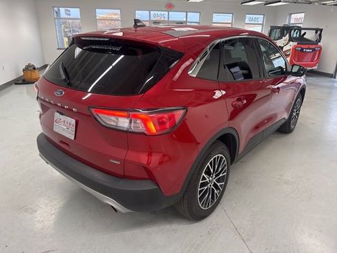 Used 2022 Ford Escape SE image 14